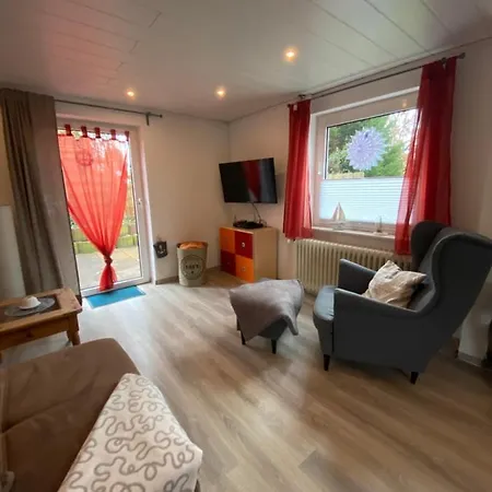 Fewo-busche, Doppelhaushaelfte Mit Garten Apartment