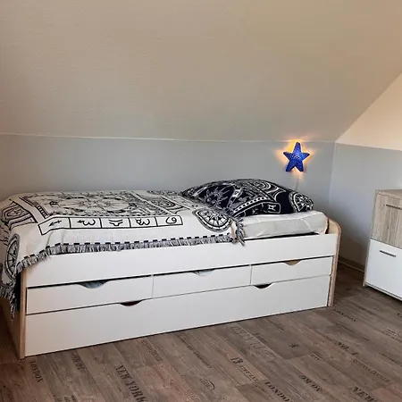 Apartment Fewo-busche, Doppelhaushaelfte Mit Garten