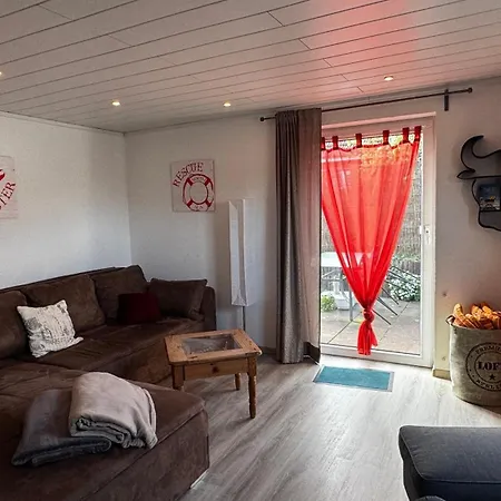 Apartment Fewo-busche, Doppelhaushaelfte Mit Garten